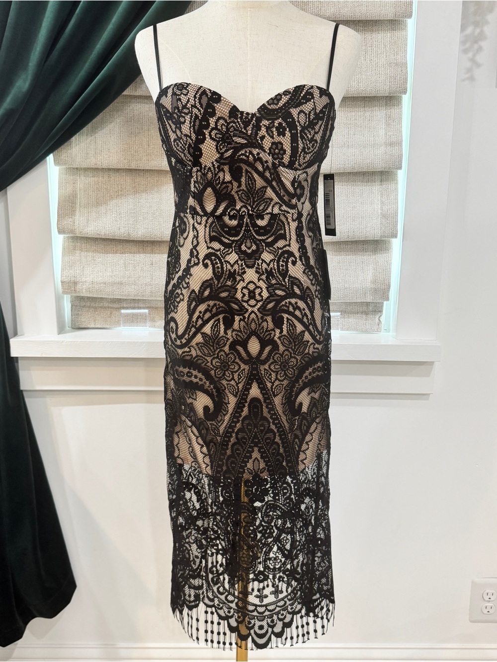 Lulus NWT Black Lace Bustier Midi Dress Nude Lining Size Medium